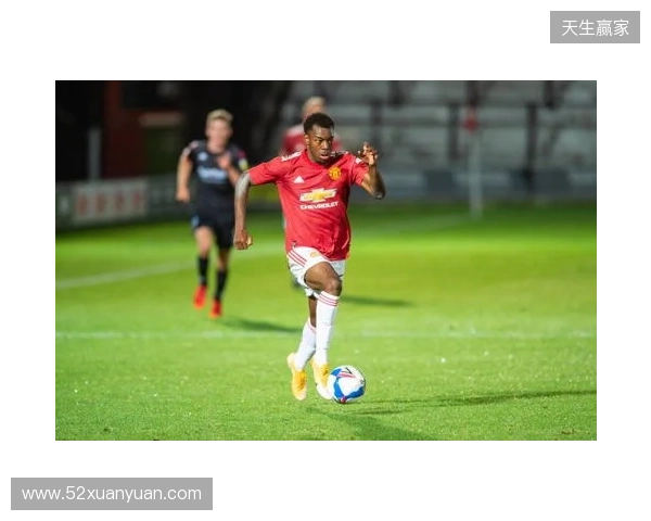 陕西联合官宣：27岁瑞典籍身高1米85中场伊兰杜斯特正式加盟球队